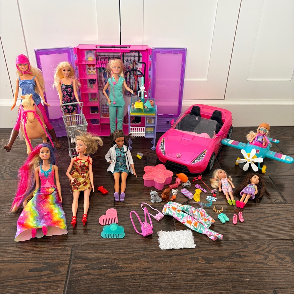 Barbies inc closet, car, horse, shopping, mermaid, doctor, vet, Chelsea sets!